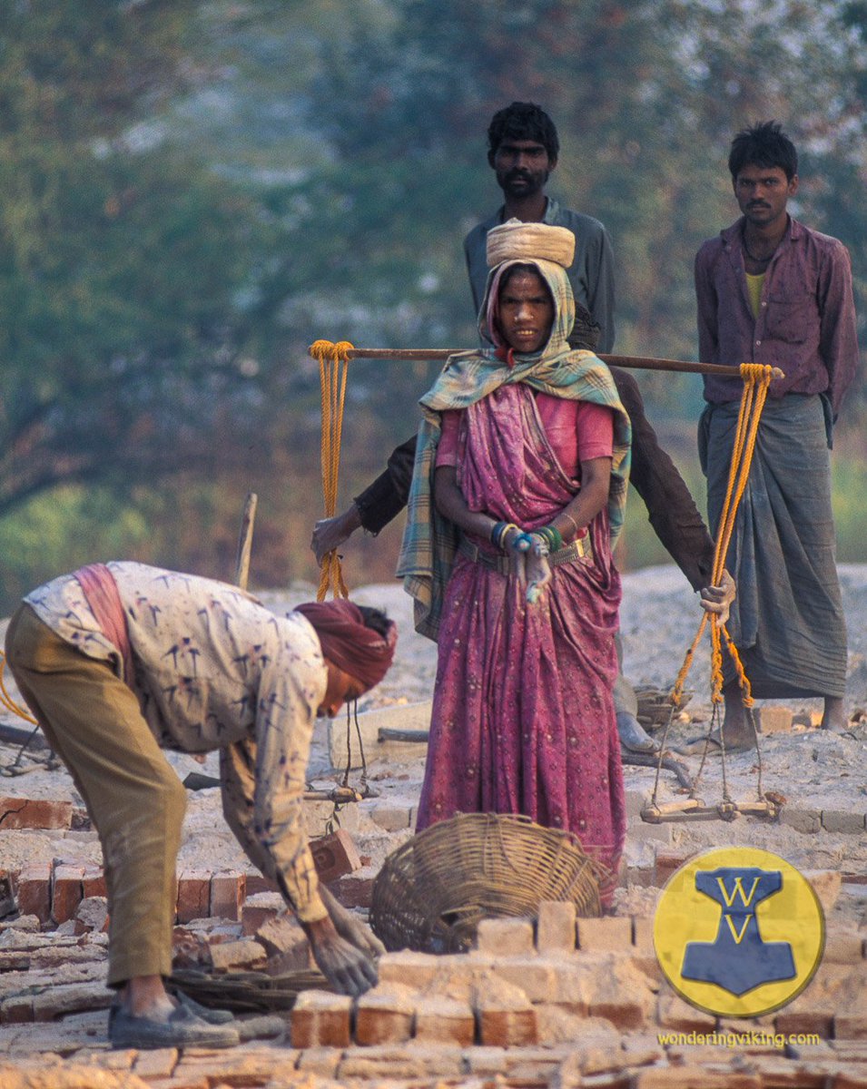 WonderingViking's tweet photo. India and it's people are photogenic, vintage #India on #Velvia film #brickmaker https://t.co/OxwhyxMZjI