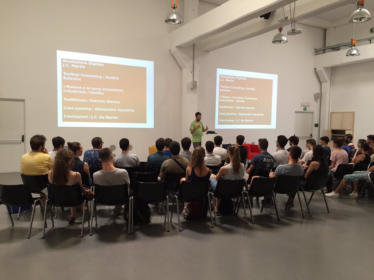 RivoluzDigitale's tweet photo. Grazie a @tlbxcoworking e a @VonGomben per averci ospitato per una bellissima ultima lezione della 6a edizione del corso! https://t.co/Vag38APbZa