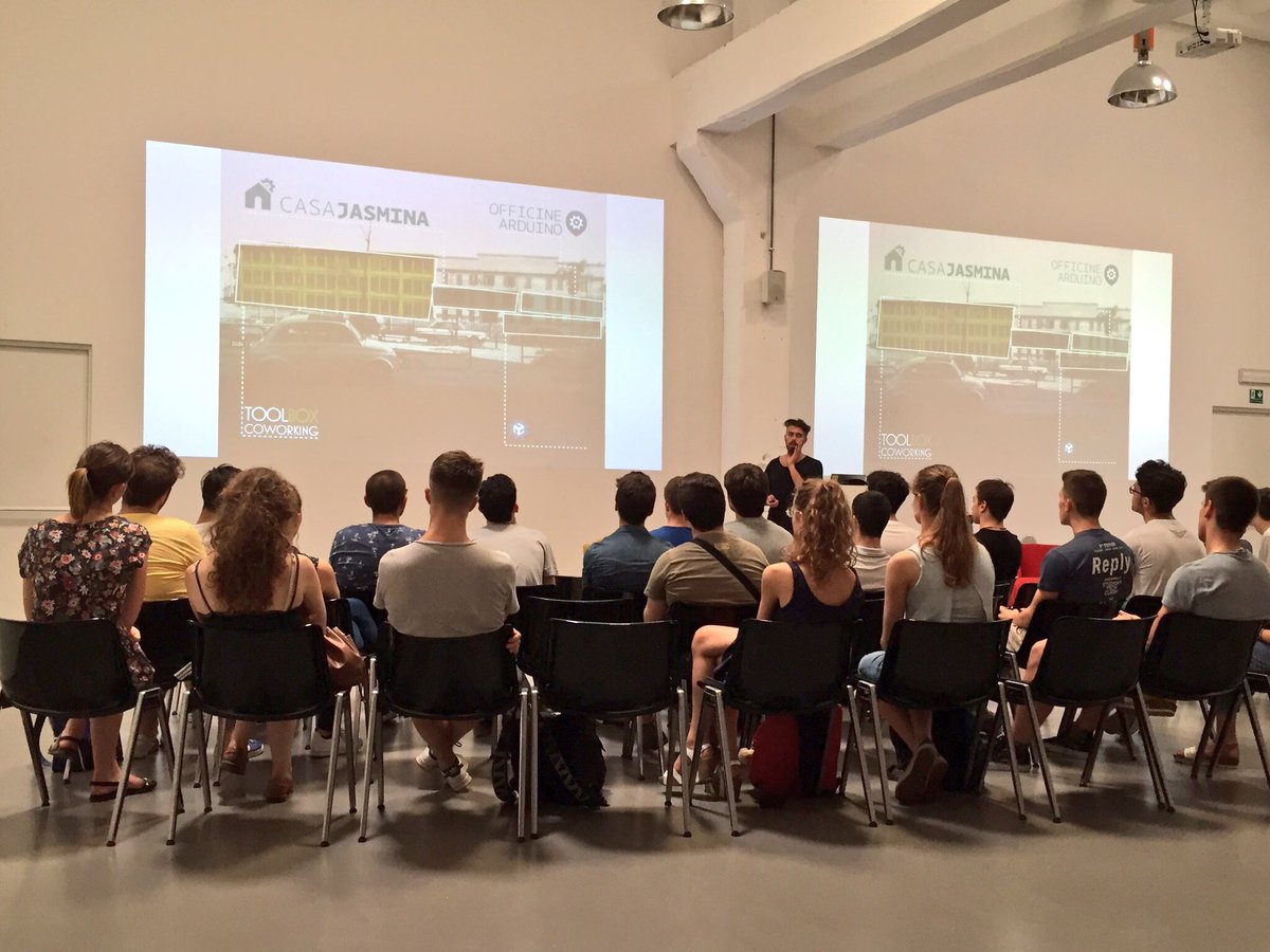 RivoluzDigitale's tweet photo. Grazie a @tlbxcoworking e a @VonGomben per averci ospitato per una bellissima ultima lezione della 6a edizione del corso! https://t.co/Vag38APbZa