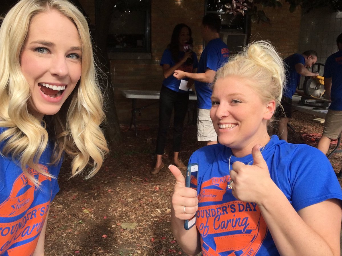 Katherine_Noel_'s tweet image. Working hard on Founder&apos;s Day of Caring @BritDykstra #supervising #firsttimebuilder #stillhaveall10fingers #NexstarCares