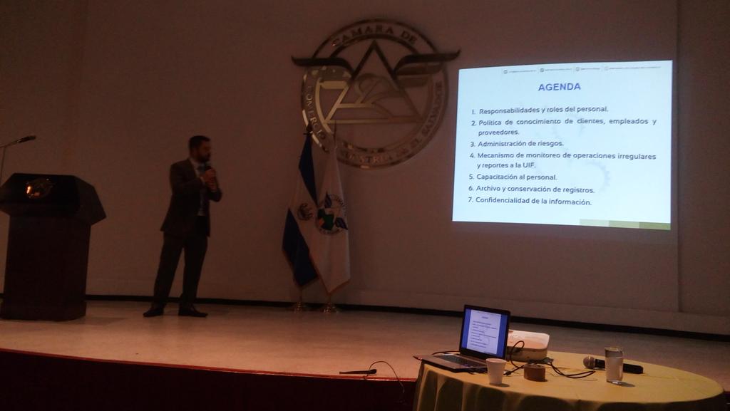 jorserramen's tweet photo. Toda empresa es VULNERABLE en el tema de lavado de dinero. Lic. Juan Hector Castro de #AMLConsulting #Emprendedores https://t.co/jh7uRbnNMS