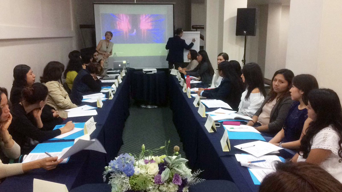 Coparmexoaxaca's tweet photo. TALLER"Desarrollo y Empoderamiento de Mujeres Trabajadoras"Ponente Taia Ergueta #SerCOPARMEX #FamiliaCOPARMEX #MujerEmpresaria #WOICommunity https://t.co/iG42BzpLh5