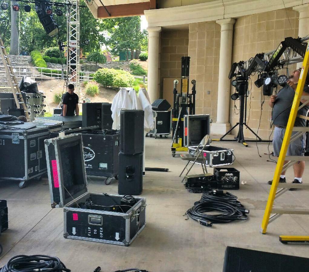 SunriseWarren's tweet photo. Production load in for #RiverRockattheAmp this Friday &amp; Saturday night!! 🎤🎧🎸💡🔦#soundandlights #production #loadin … https://t.co/5oNyO62056 https://t.co/JZkfLOp32J