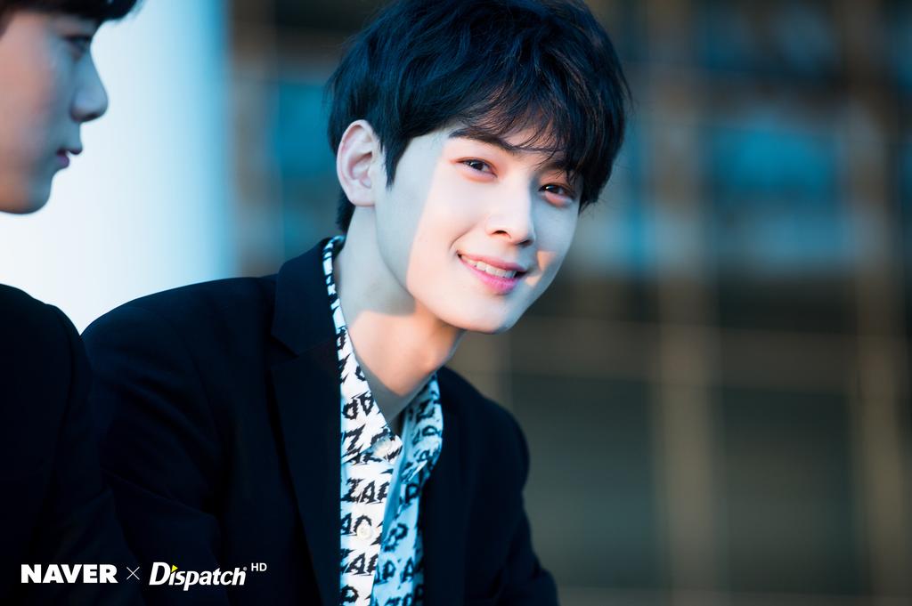 f_fangfang's tweet photo. โอ๊ยยยย ยอมล้าววว 
#ชาอึนอู #eunwoo #ASTRO https://t.co/f6bqCwptTe