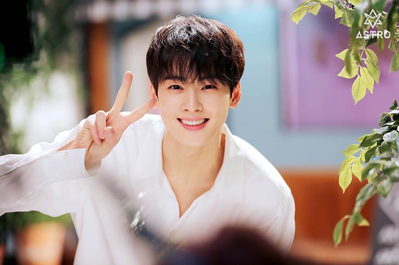 f_fangfang's tweet photo. โอ๊ยยยย ยอมล้าววว 
#ชาอึนอู #eunwoo #ASTRO https://t.co/f6bqCwptTe