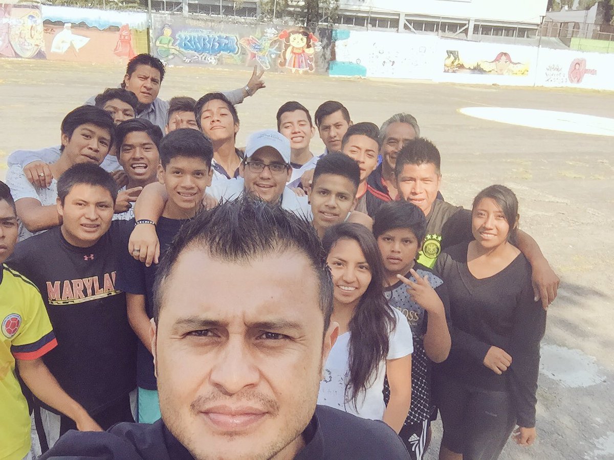 che_diego2's tweet photo. Listos para el entrenamiento con mis jóvenes de @gloriasdeporte @26AngelSosa @Santnavarrete @DelCuauhtemoc @SEDERECCDMX @OSCARSAR85 https://t.co/8VTTBmPHre