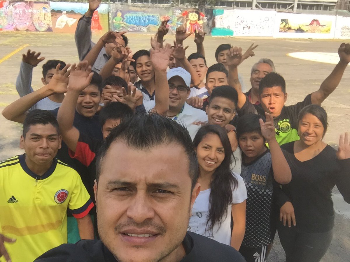 che_diego2's tweet photo. Listos para el entrenamiento con mis jóvenes de @gloriasdeporte @26AngelSosa @Santnavarrete @DelCuauhtemoc @SEDERECCDMX @OSCARSAR85 https://t.co/8VTTBmPHre