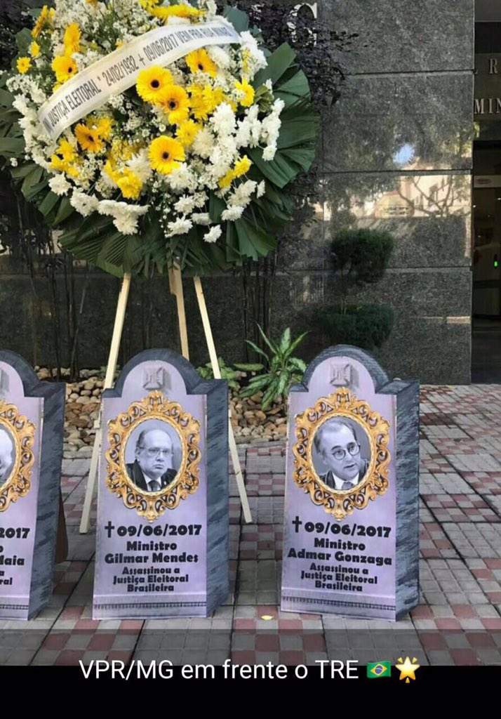 LuttiLippe's tweet photo. @o_antagonista @rosangela_bolze #RipTSE https://t.co/ckT0O6jZUE