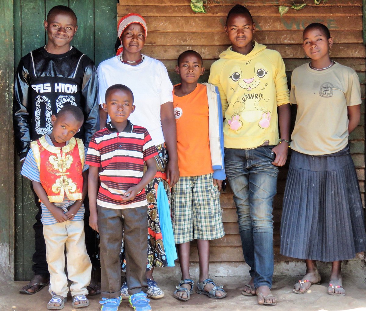 Help us raise £1,500 in memory of our Anti-Poaching Commander Lembris, to continue his children's education. buff.ly/2sWACOA