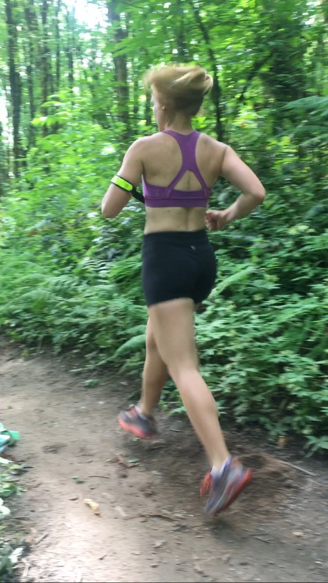 LAWRTW's tweet photo. Stay alert and #beopen with @aftershokz. #sweatpink #RunSafe #KeepRunningwild #WeRunSafe https://t.co/gan7c5N3EU via @fitapproach https://t.co/UFLFF1B0O7