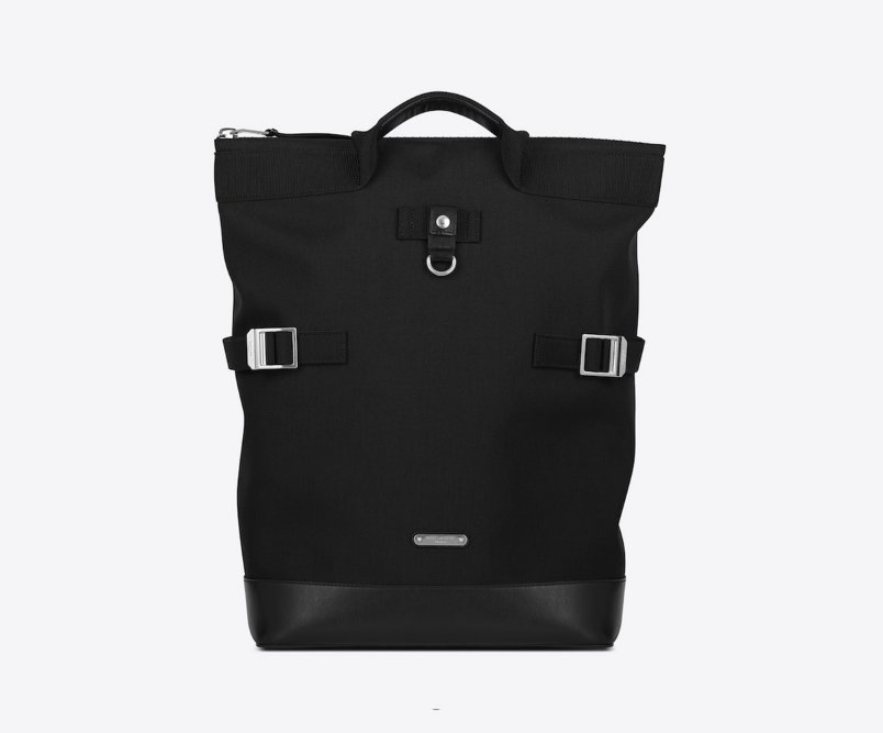 VictoriaLen89's tweet photo. HELLO 😍🖤🎒 @YSL https://t.co/GCa8s529t7