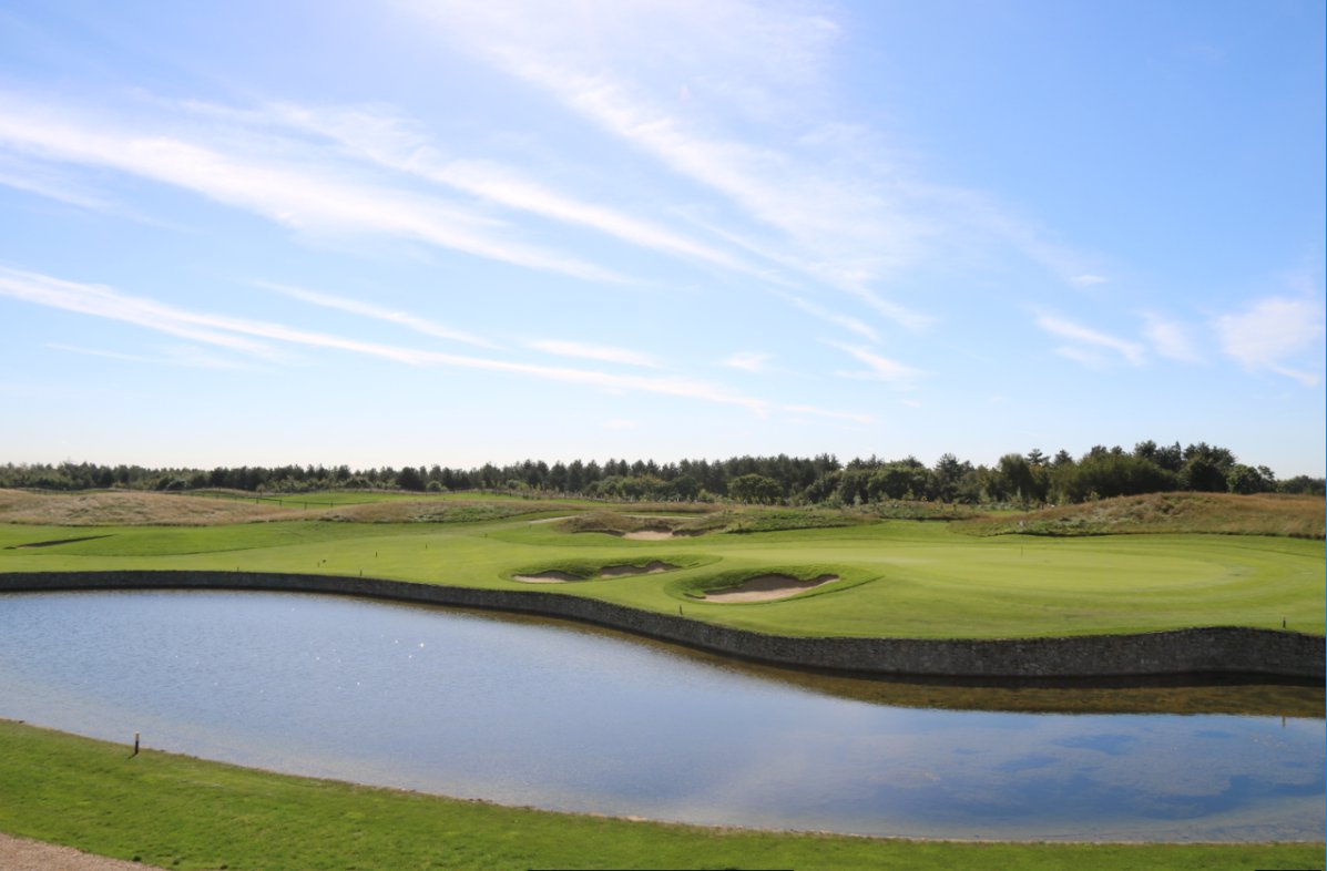 CenturionClub's tweet image. 'The Centurion Club – one of a new breed' ⛳
Read @GolfMonthly's superb review of our course, ethos and facilities ➡️ bit.ly/2t9N7qY