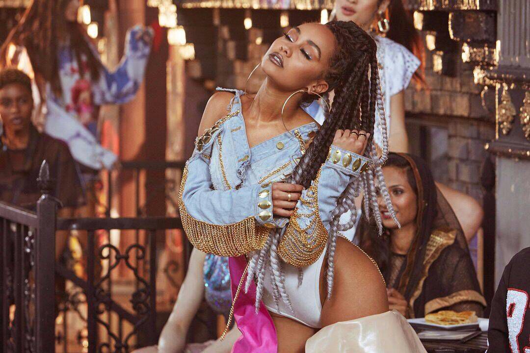 LeighPinnockx_'s tweet image. Baby, you're the man
But I got the power.