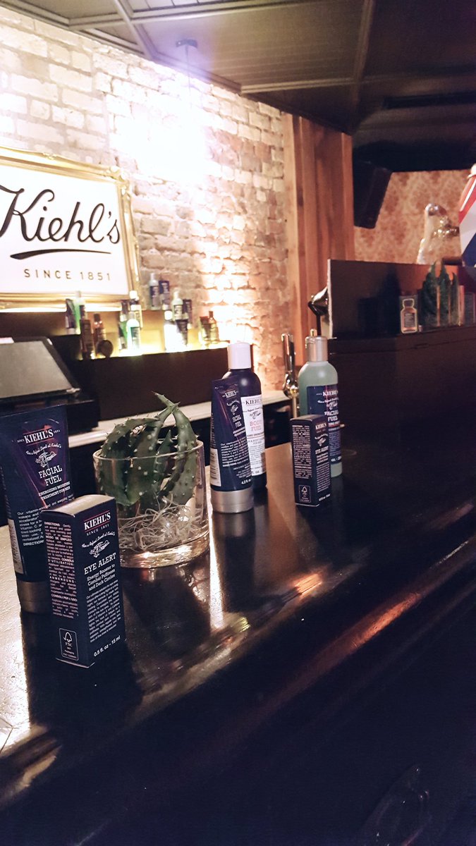 lawsofstyle_'s tweet photo. Thanks to @Kiehls for a great night with great people, great food and ofc great grooming products 🙄
#GroomingSolutions #KiehlsIreland https://t.co/19P8UYsz3S
