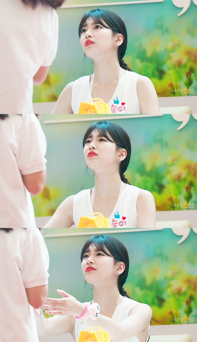 suzymoment94's tweet photo. 배수지..팬이랑 감정동기화 중ㅋㅋㅋㅋㅋㅋㅋ 표정 미치겠닼ㅋㅋㅋㅋㅋㅋㅋㅋ https://t.co/E3KKvsK3Oa