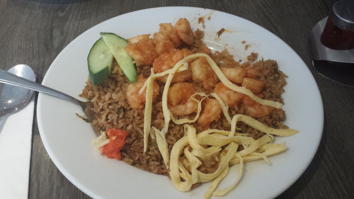wizzledizzled's tweet photo. #Nasi #Garnalen #WarungMini 😃 https://t.co/DaOL5Y2F4y