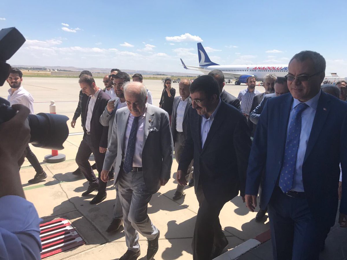 _cevdetyilmaz's tweet photo. Batman'da sıcak karşılamaya teşekkür ederim. https://t.co/Y17zfoMRd9