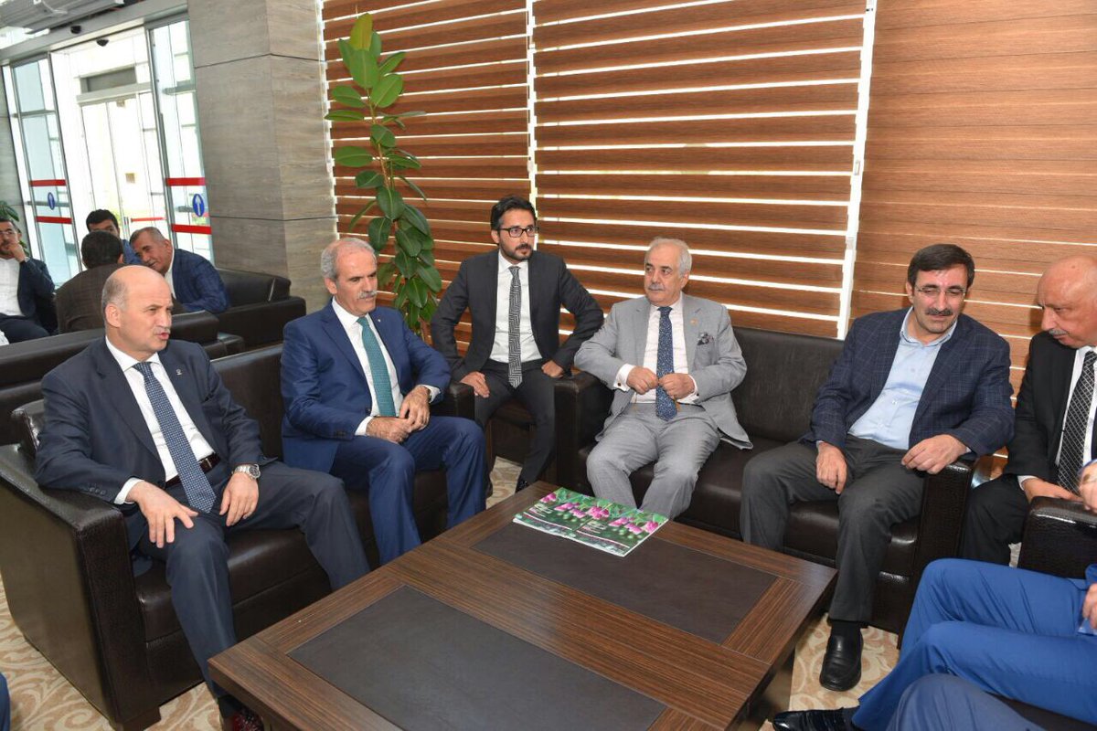 _cevdetyilmaz's tweet photo. Batman'da sıcak karşılamaya teşekkür ederim. https://t.co/Y17zfoMRd9