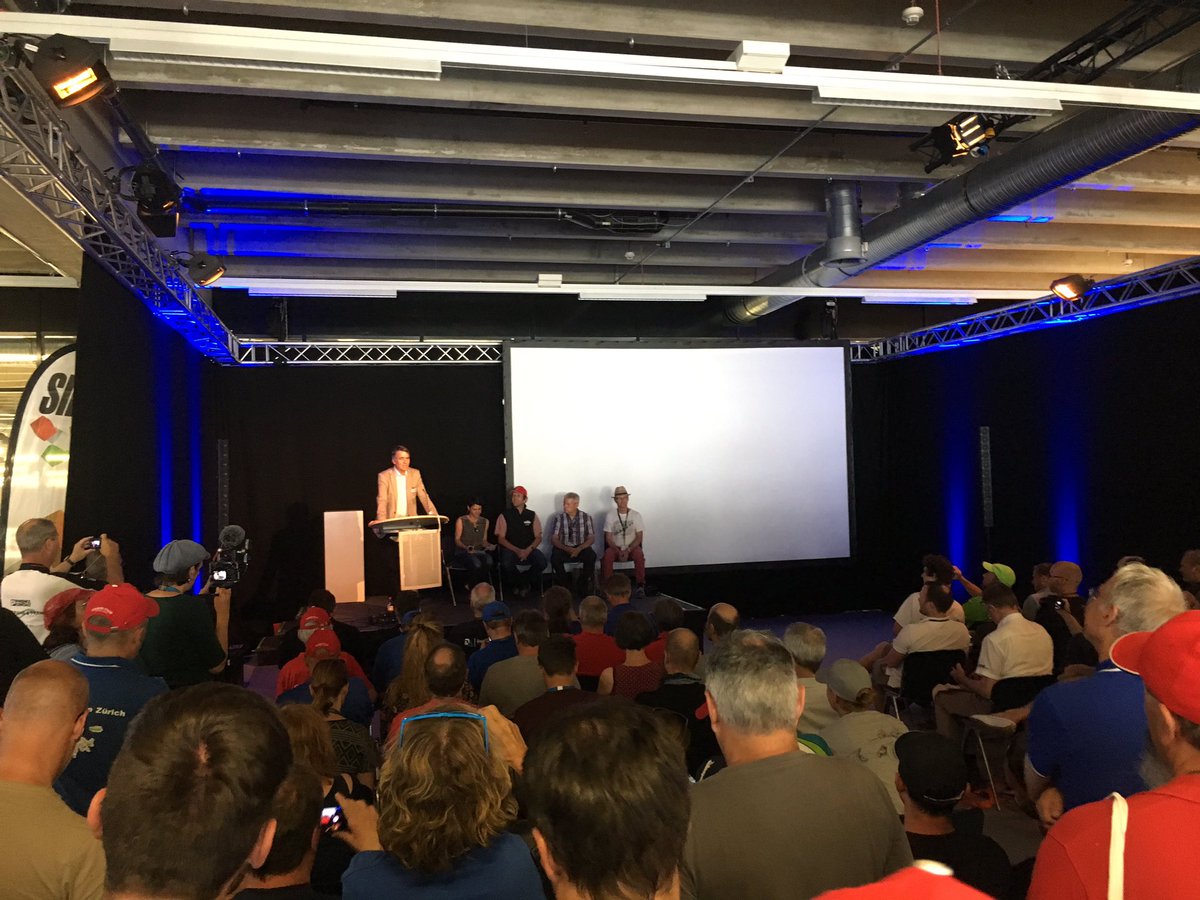 TeamTeslaS's tweet photo. #Wave2017 make a stop at #BernExpo. #TeslaSharing https://t.co/pH1dRMtolm