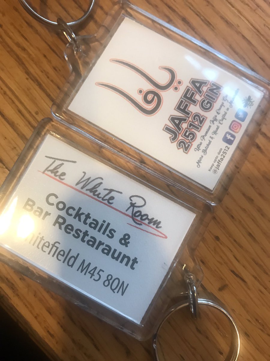 MJPhenix's tweet photo. @whiteroomM45 buzzing with my new key ring @davefash247 https://t.co/DMyWW8xiRq