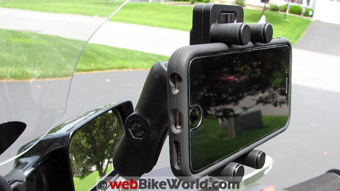 Four motorcycle smartphone mounts reviewed and compared on <a href="/webbikeworld/">webBikeWorld</a> 

webbikeworld.com/r5/motorcycle-…