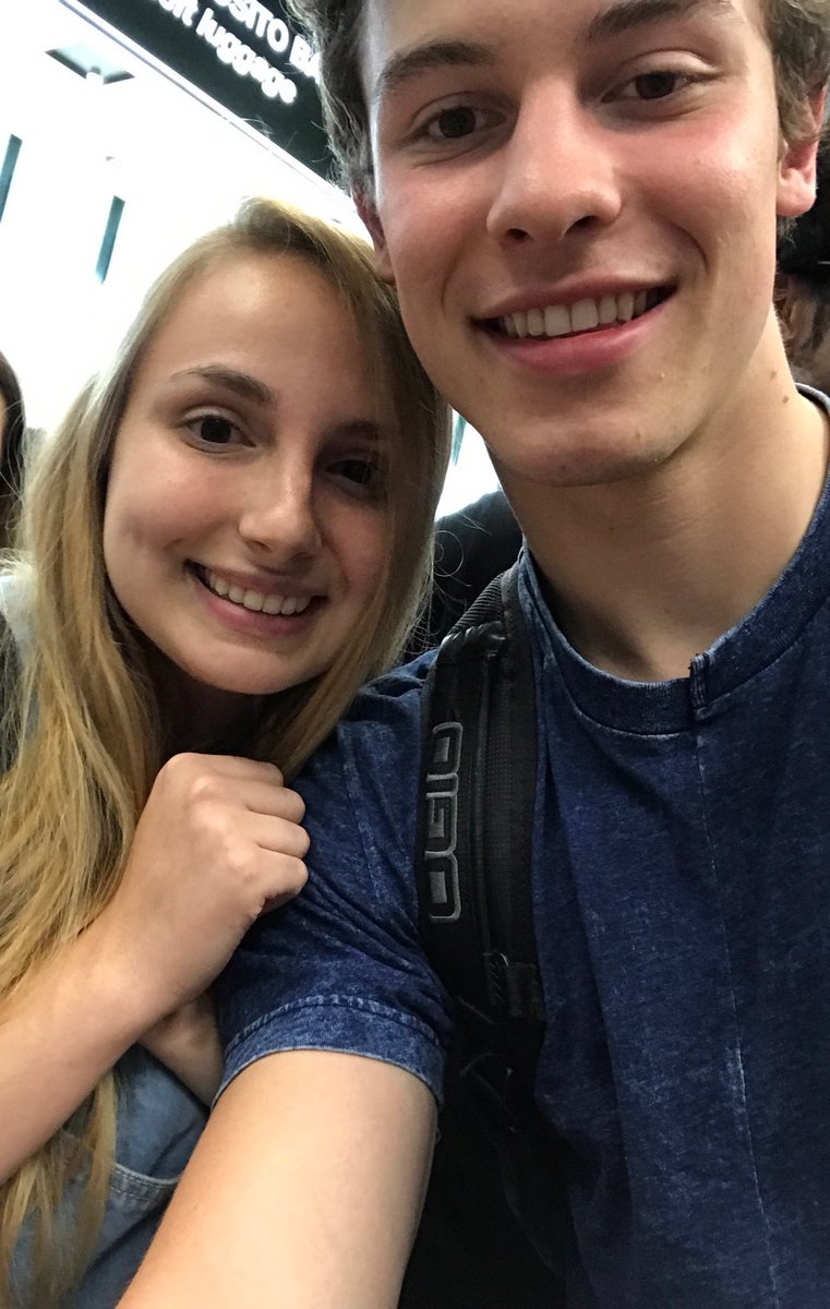 BringShawn_SP's tweet photo. Shawn hoy en el aeropuerto de Milán https://t.co/cBjMAzX9H2