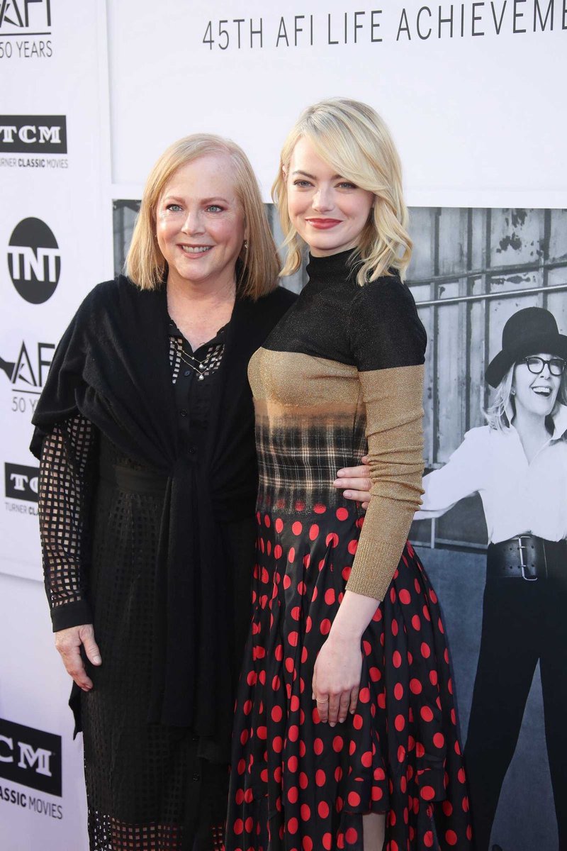 Emma Stone Japan (@EmmaStoneJapan) / Posts / X, image size:800x1200