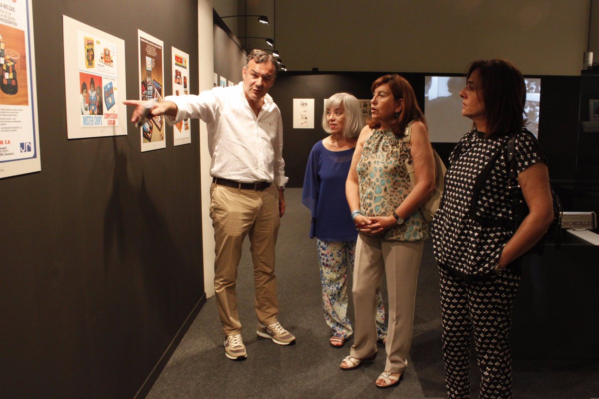 MCienciaVLL's tweet photo. Inaugurada la 1ª muestra monográfica sobre el juguete científico español fabricado entre 1880 -1980. Increíble muestra con más de 150 piezas https://t.co/uNaGC60qAe