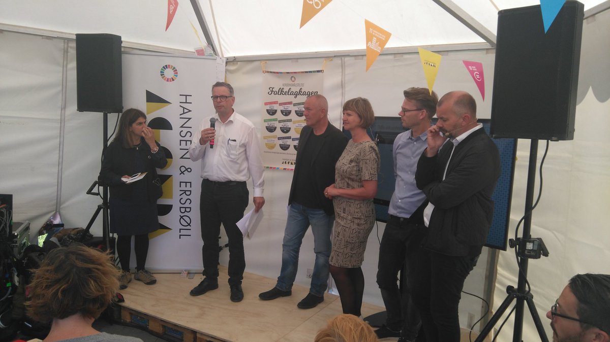 VFSA_dk's tweet photo. Hvordan kan folkeskolen og virksomheder samarbejder bedre? Kom og deltag i debatten hos HansenAgenda på #fmdk17 #fm17 https://t.co/afuq9C3b26