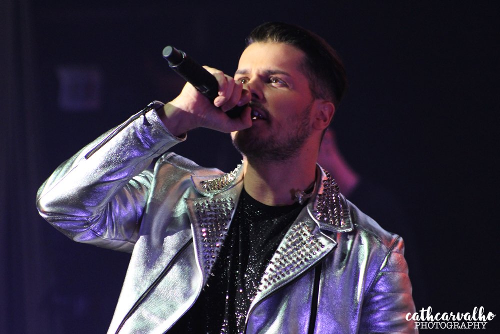 cathcarvalhoph's tweet photo. Shooting @Mickaeloficial at the Coliseum in Porto #mickaelcarreira #InstintoTour #live #concert https://t.co/aM0YidJJNP