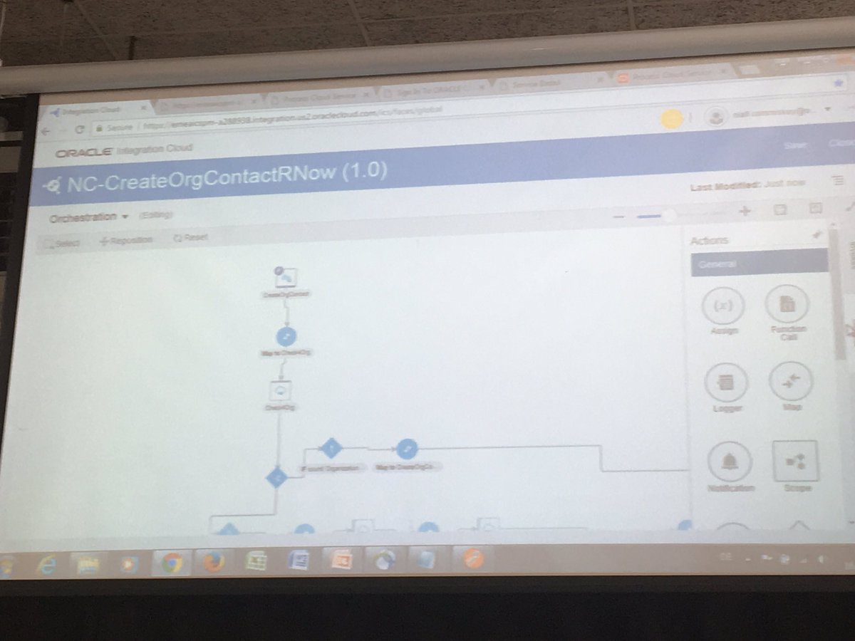 robertvanmolken's tweet image. Niall Commiskey showing off new features of #OracleICS 17.2.5 inclusief new UI and API Platform Integration OGhTech17
