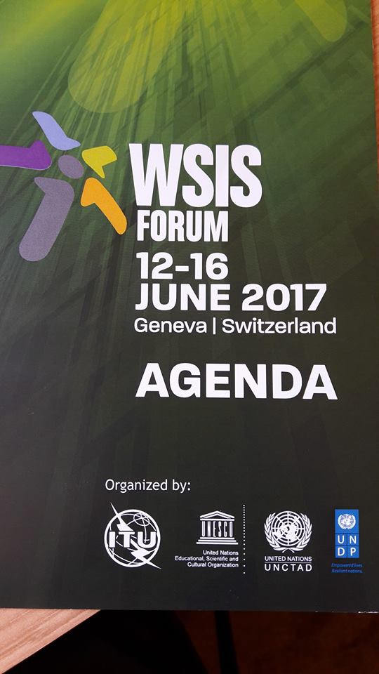 Y obviamente sobre el <a href="/Plan_111mil/">Plan 111 Mil</a> que pretende transformar parte de nuestra población en productores y no consumidores de Internet.