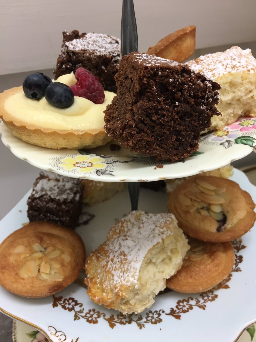VintageTs's tweet photo. #afternoontea is served in the gorgeous offices of Wendy Veal Luxury #Travel #independenttravelexperts https://t.co/jBVuKZKgiL