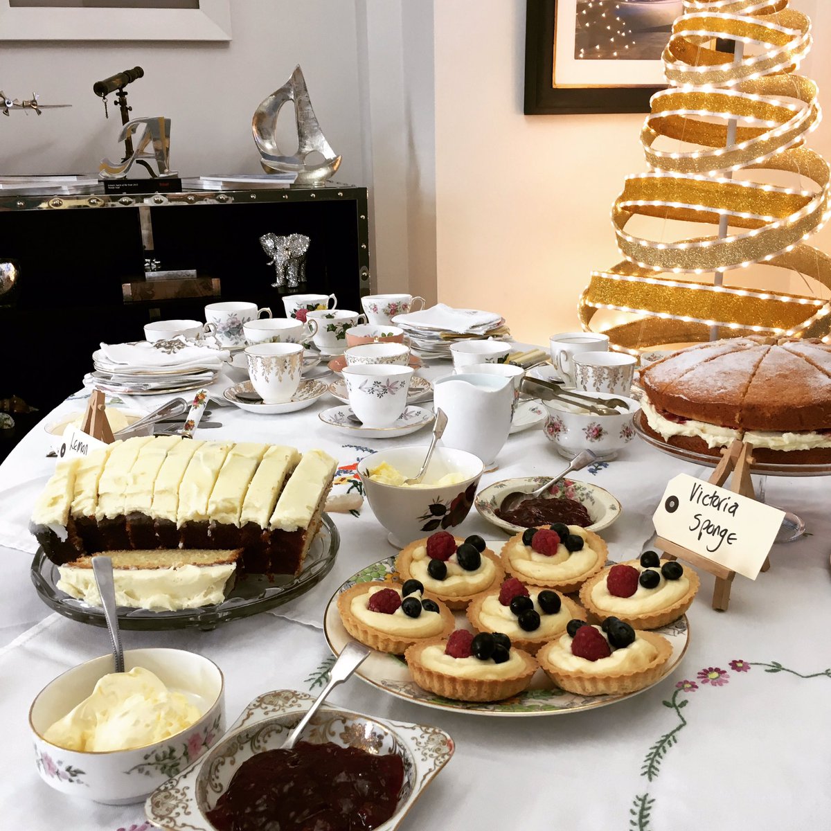VintageTs's tweet photo. #afternoontea is served in the gorgeous offices of Wendy Veal Luxury #Travel #independenttravelexperts https://t.co/jBVuKZKgiL