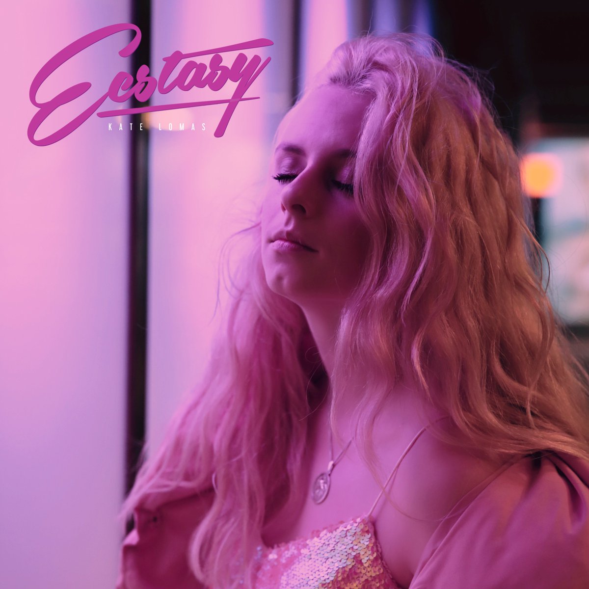 KateLomas's tweet photo. 'ECSTASY' is out now!! So excited to finally share this you! #NewMusicFriday #NewMusic Have a listen! ♫ Spotify: https://t.co/CR1lBUPfgO https://t.co/xp6rYg7UUJ