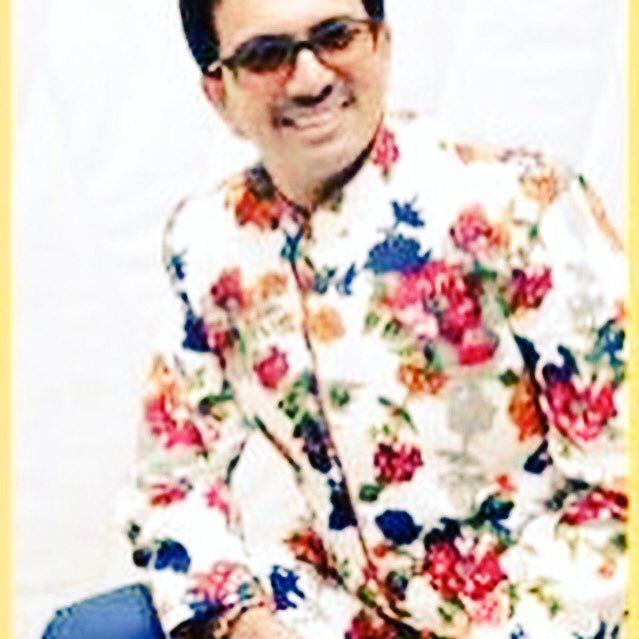 Sanjay_Mahale9's tweet photo. मै उसे भुला नही, वो भी मुझे भुली नही.
हम उसे भुलेंगे नही, वो भी हमें भुलेगी नही.
बस वो नज़रें नही मिलायेंगे और हम नज़र अंदाज करेंगे..
संजय. https://t.co/tCguD8t8I2