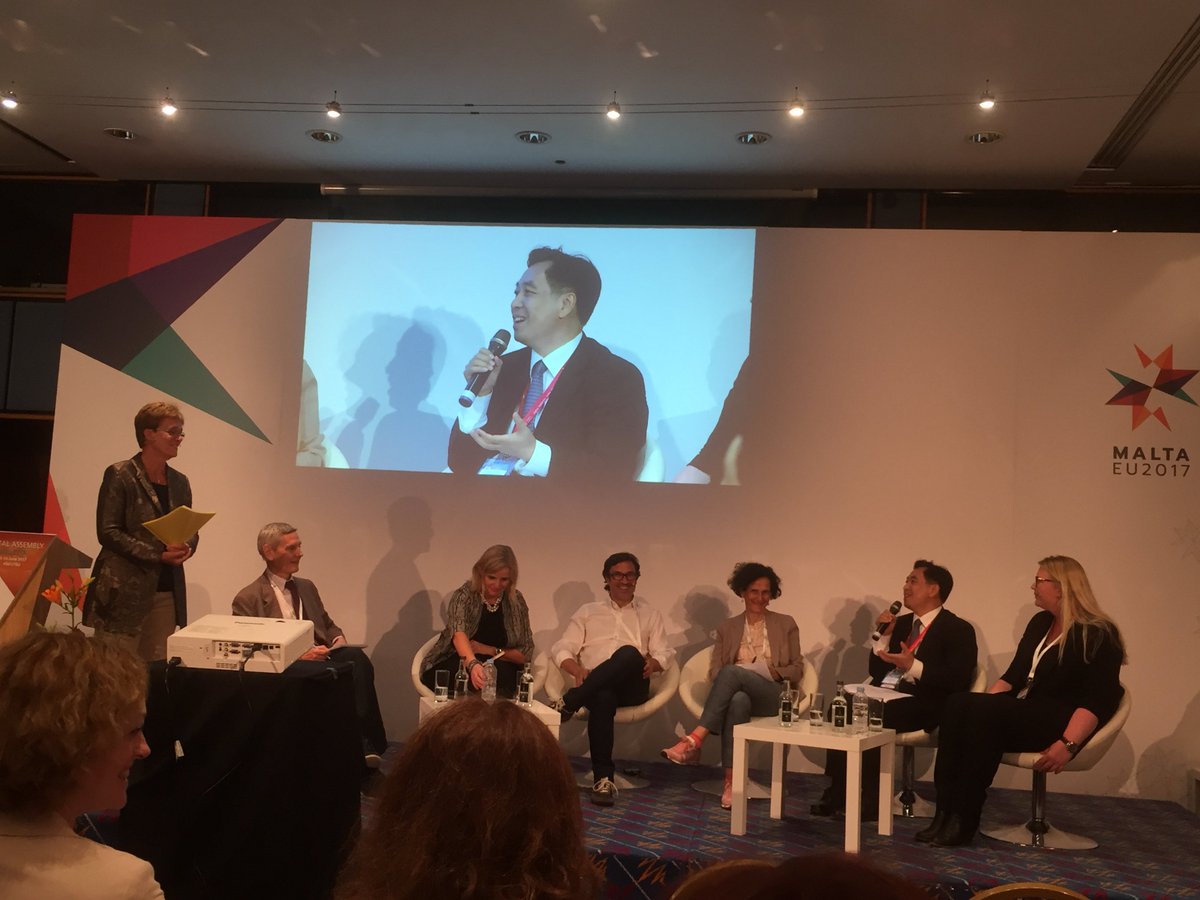 DigitalSkillsEU's tweet photo. What should be the focus of the #internships on #digital and for how long?Industry input needed. Read about:https://t.co/IIS0lzVF0g #DA17eu https://t.co/yPucZEKFKS