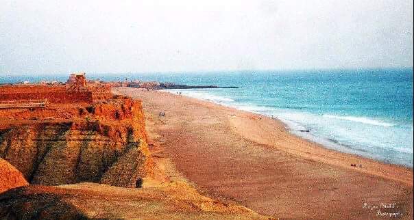 sabena_siddiqi's tweet photo. Beautiful #CapeMount beach in #Karachi 
Also known as the 49 steps https://t.co/11h2N2iiUu