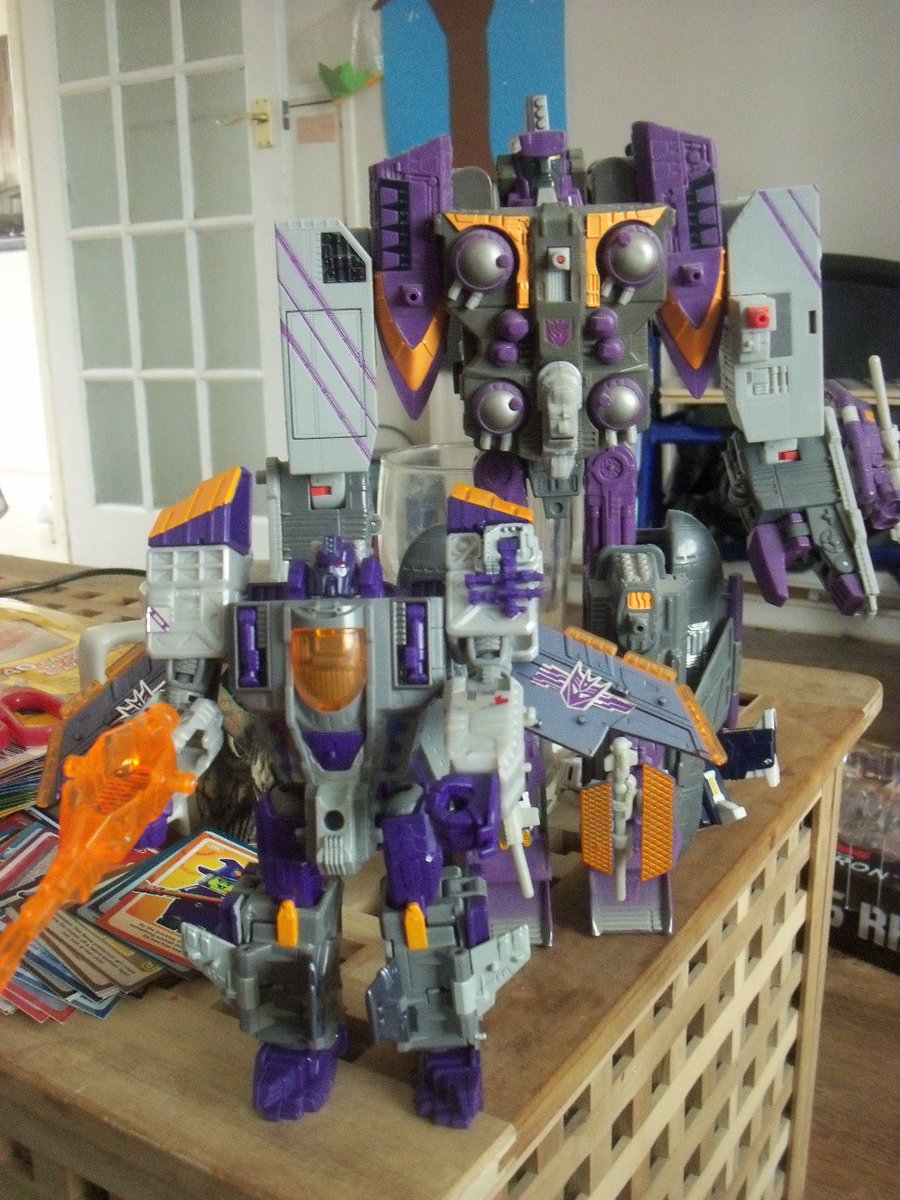 2022新作モデル トランスフォーマー タイダルウェーブ タイタンズ