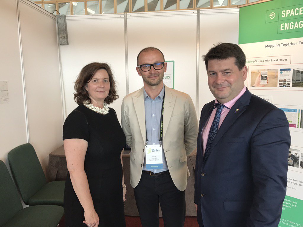 SpaceEngagers's tweet image. Pleasure to meet @DaraMurphyFG at #datasummit2017 and introduce #space Engagers