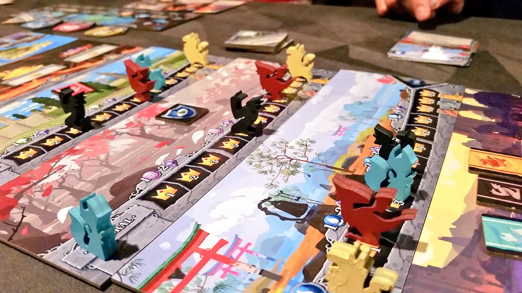 CohortVIIIGames's tweet photo. Another resounding #JonathanCon success! Really enjoyed #LegendaryCreatures @ebaraf @tdhlifeingames! Close game @jwithy had 73 to my 69! https://t.co/kGBNdVkbrf