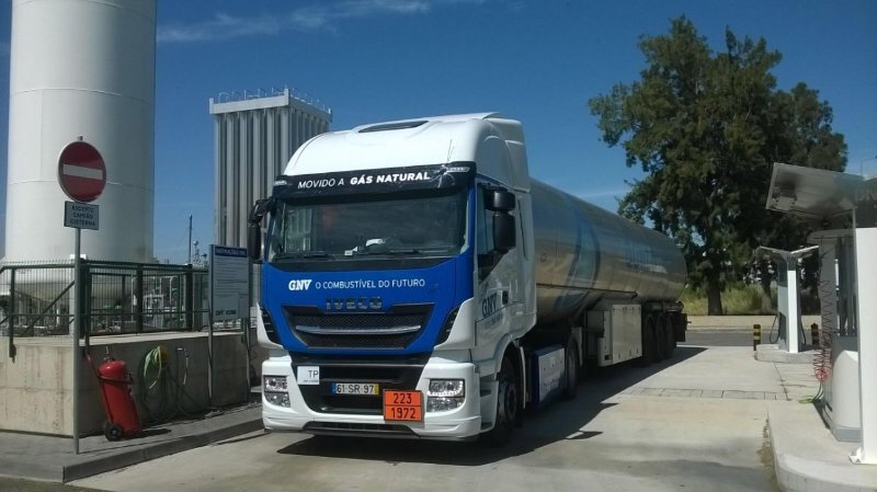 LNGBlueCorridor's tweet photo. The @LNGBlueCorridor fleet TECAMOBIL just recieve their new LNG truck. Congrats to DOUROGAS for the excellent work done in the project. https://t.co/tTrR7DVqQf