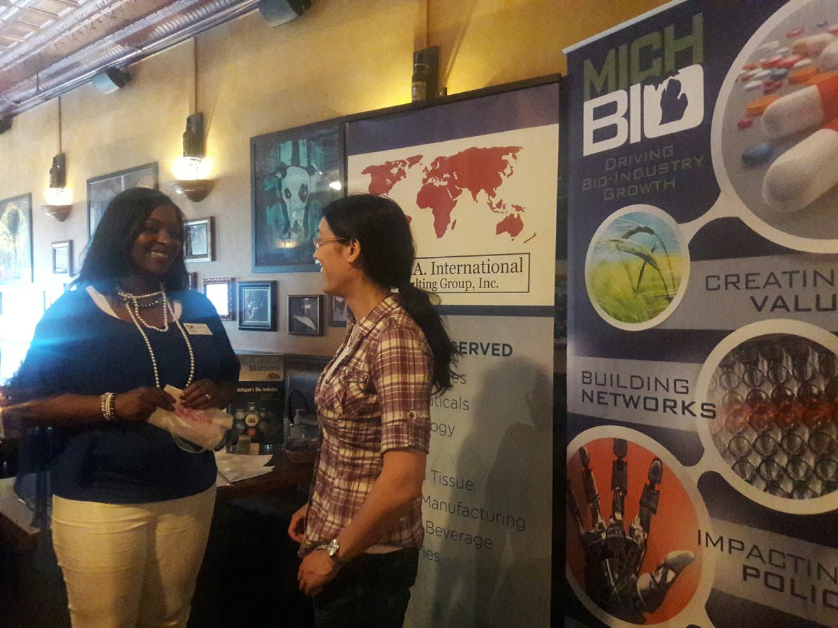 EMMAIntl's tweet photo. Thank you participants #JollyPumpkinBioMixer 4 a great evening of drinks, apps and #networking .@michbio .@jollypumpkina2 #biomixer #biotech https://t.co/TPYtA7izIC