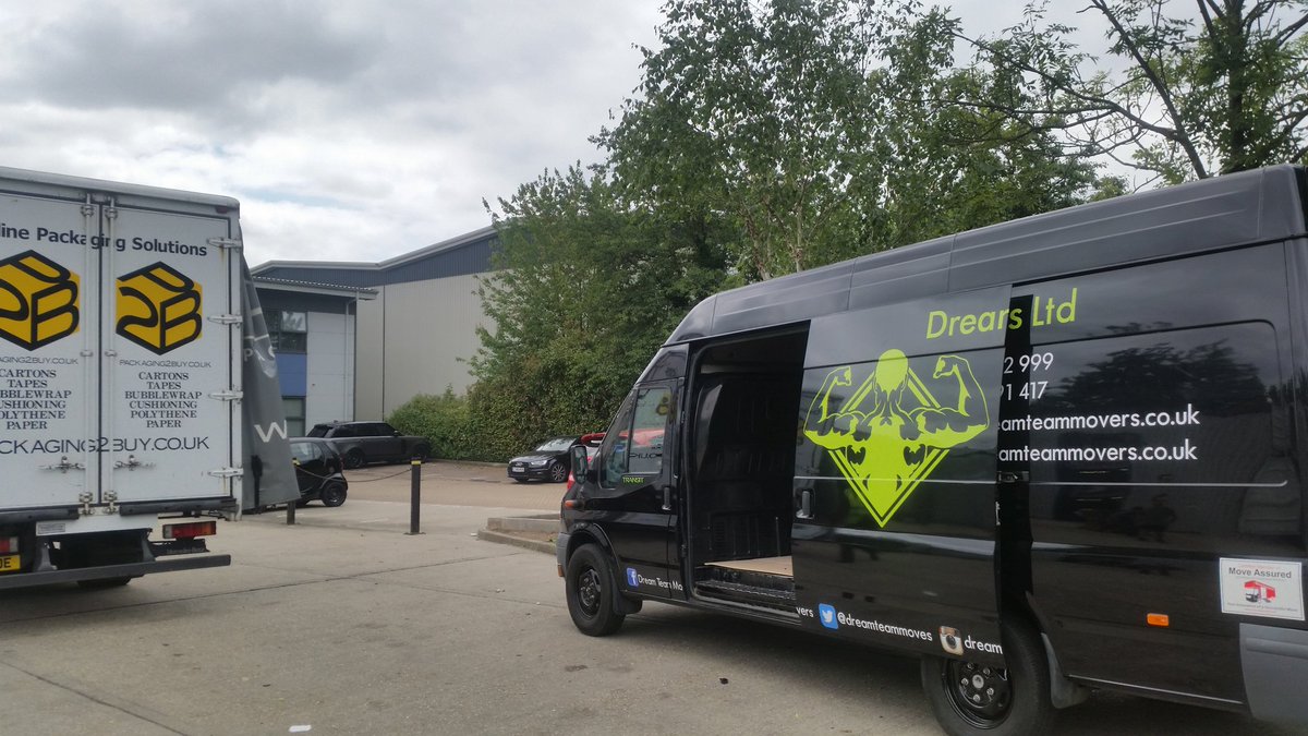 dreamteammoves's tweet photo. @Packaging2Buy  Thank you for you kind donations of box's for the #GrenfellTower. #communityscomingtogether  #buisnesshelping #removals https://t.co/qMHJpTqE4Y