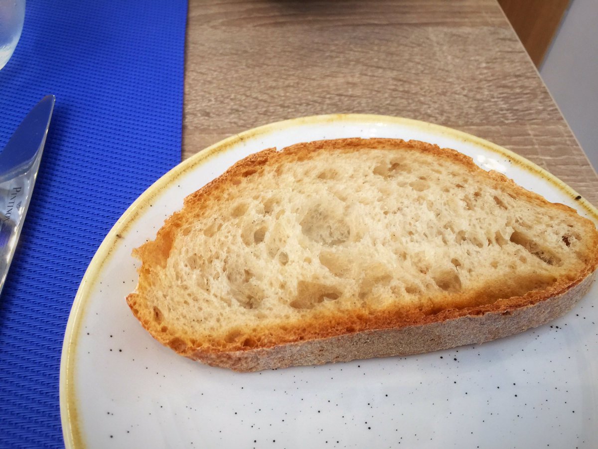 billlking's tweet image. Sourdough in Sorrento #readbread  it costs us more but it's worth it said the restaurant owner.