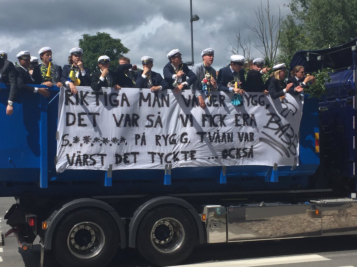 emelieerika's tweet photo. Äckliga jävla människor https://t.co/7Rbrtrjagl