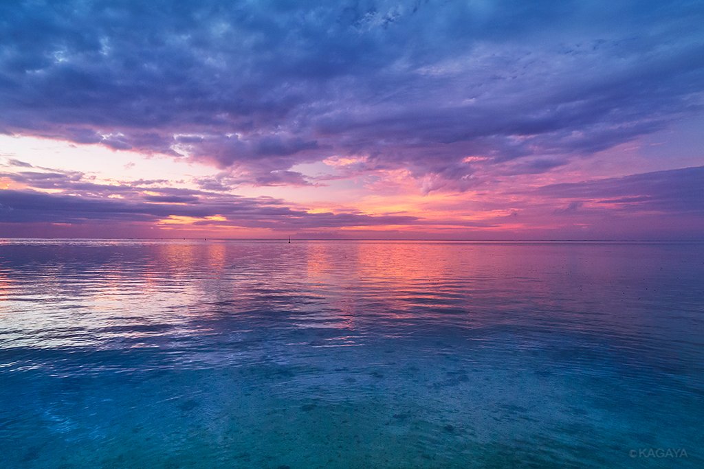 一昨日撮影したモーレア島(タヒチ)の光景 きらめく色彩と、荒々しい山々、刻一刻と変化する空。