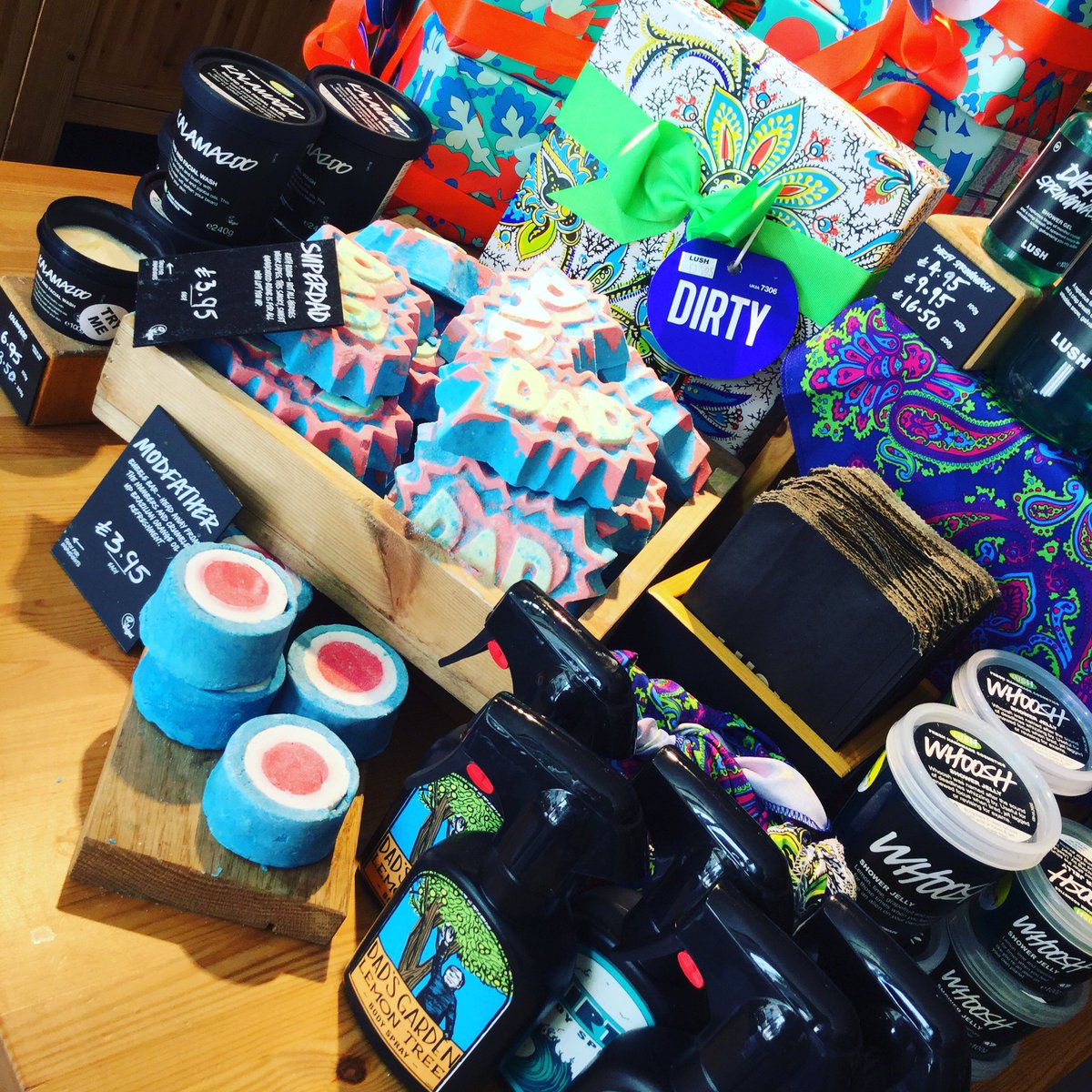 LushColchester's tweet photo. Don't forget it's #Fathersday on Sunday ! Come and pick up an essential. 
 #Lush #Lushie #LushUK #LushLTD #CrueltyFree  #lushfathersday https://t.co/UMBgxmLGbf
