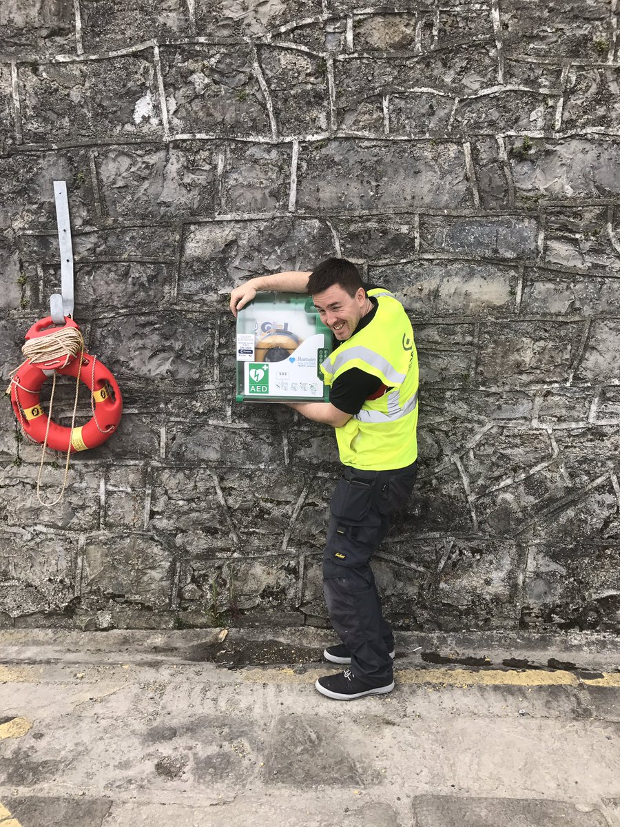QuayFitness's tweet photo. Ronan Ruane of Coleman Electronics fitting our external defribillator this morning.
#ballina #defribillator #quayvillage #ballina #rivermoy https://t.co/y53JRQaUmG