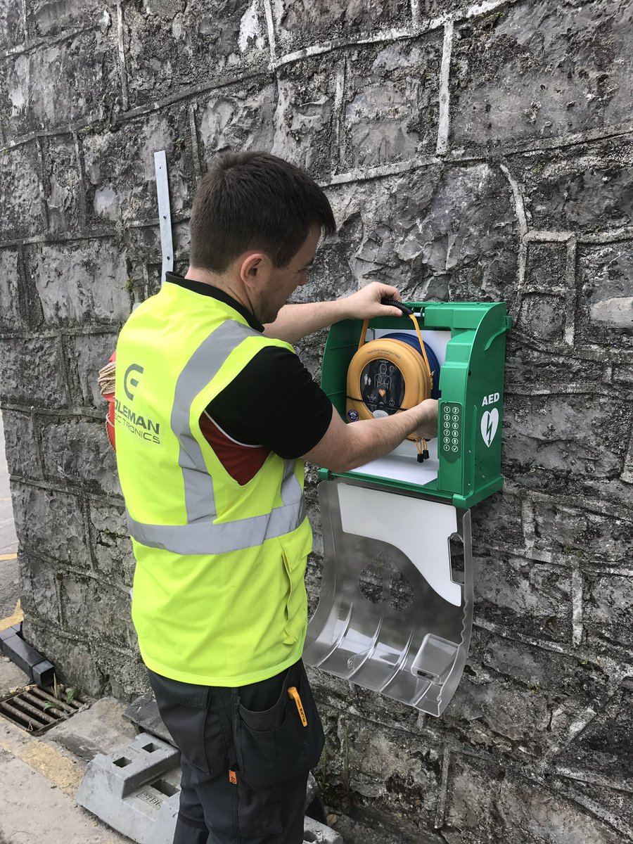 QuayFitness's tweet photo. Ronan Ruane of Coleman Electronics fitting our external defribillator this morning.
#ballina #defribillator #quayvillage #ballina #rivermoy https://t.co/y53JRQaUmG